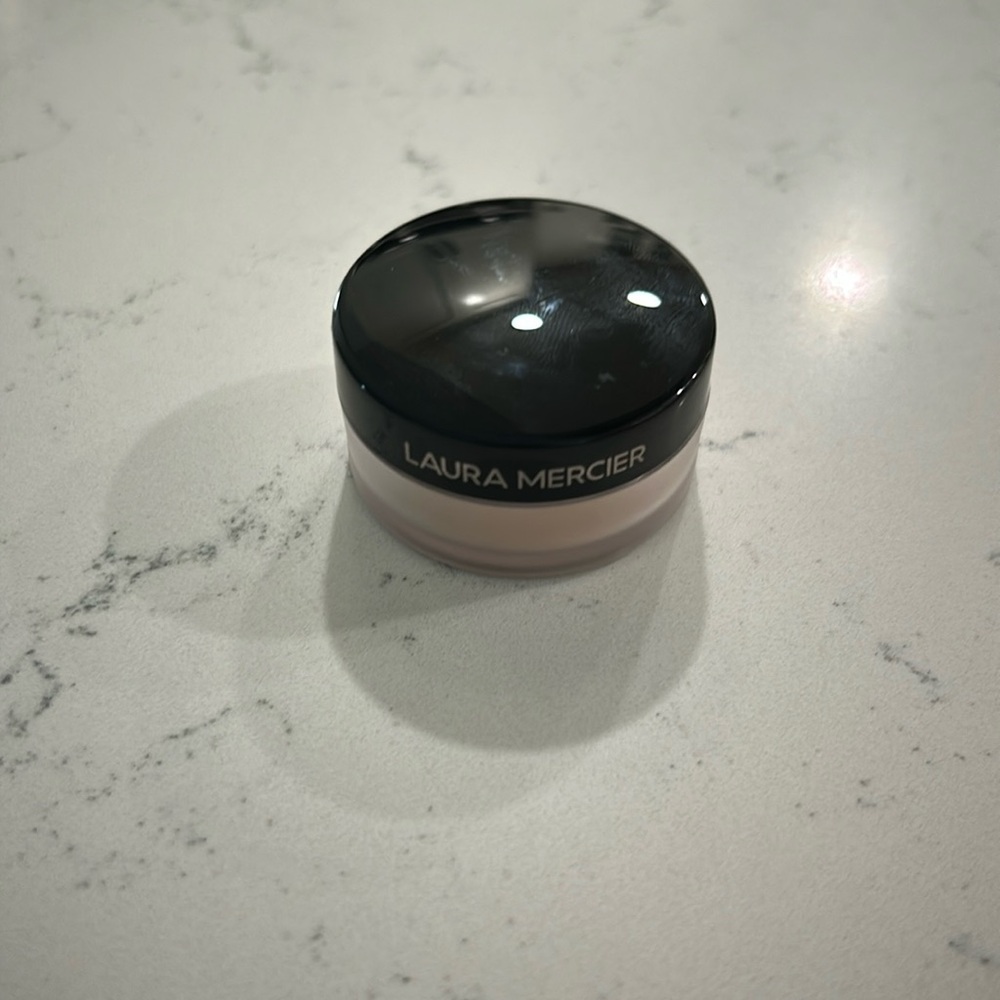 Laura Mercier translucent loose setting powder light catcher celestial light